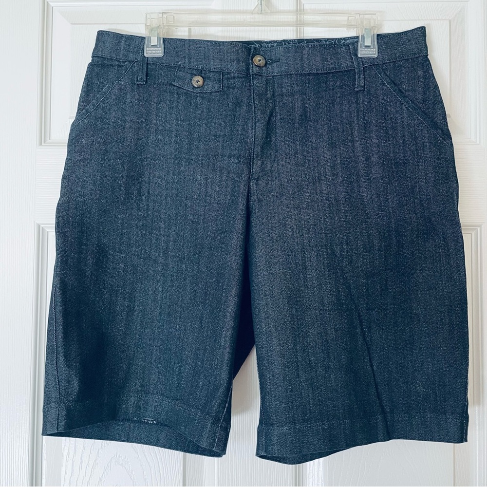 Lee Women’s Comfort Fit Denim Bermuda Shorts Relaxed Seat Thigh